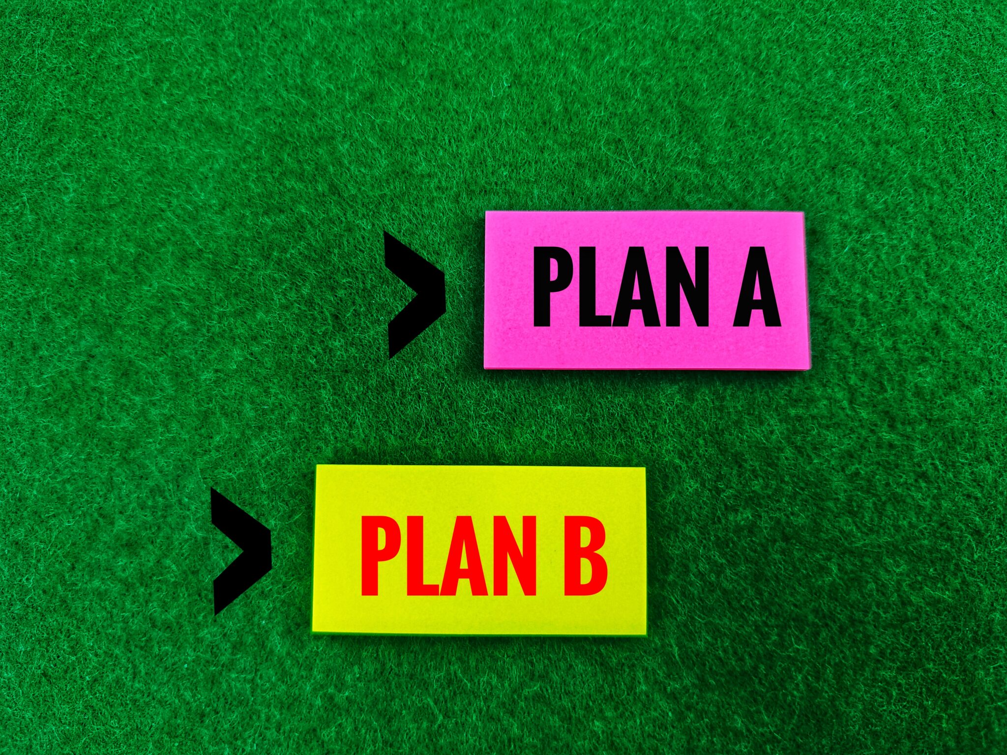 ホワイトペーパー内製化と外注の判断基準